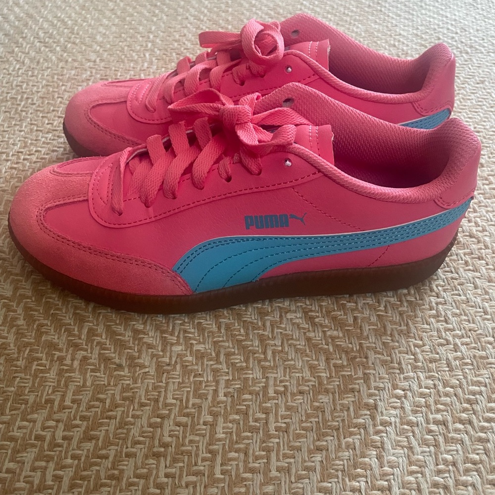 Puma Vibrant Pink Sneakers with Blue Highlights
